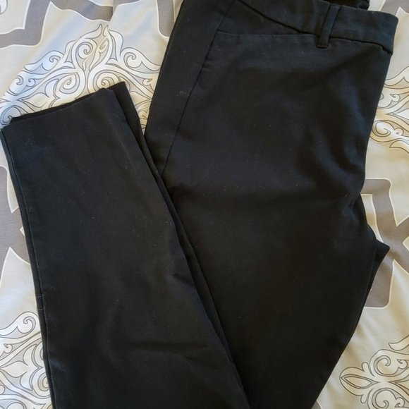 Old Navy Pixie Mid Rise Pants - Picture 5 of 5